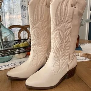 Dolly Boots